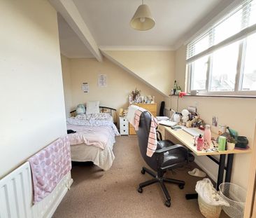 4 bedroom terraced house to rent - Photo 3