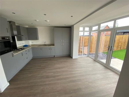 3 bedroom semi-detached house to rent - Photo 2