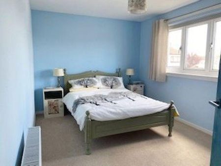 3 bedroom terraced house to rent - Photo 3