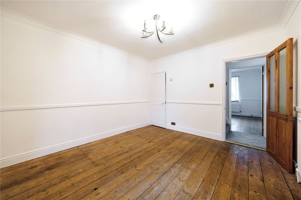 Pikes Hill, Epsom, Surrey, KT17 4EA - Photo 1