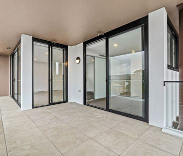 As new luxury apartment in Point Frederick - Photo 4