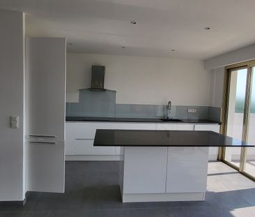 Location Appartement 3 pièces 75m² VILLENEUVE LOUBET 06270 - Photo 3