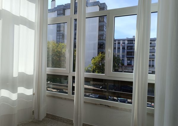 Apartamento T2 Remodelado e Mobilado no Moinho das Antas