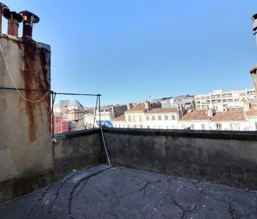 MARSEILLE 13005. CHAVE/CAMAS. Appartement en duplex de 55² + terrasse - Photo 4