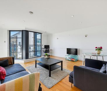 2 bedroom flat to rent - Photo 2