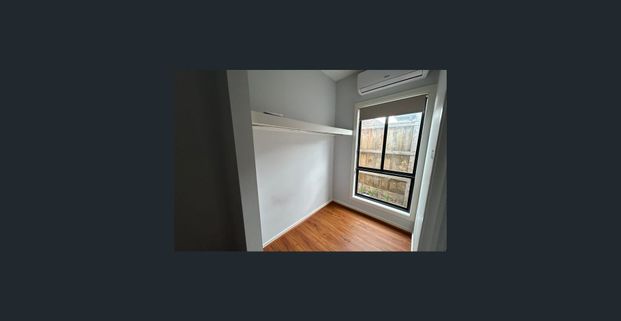 Ensuite Room with A/Cs near Train station - Photo 1