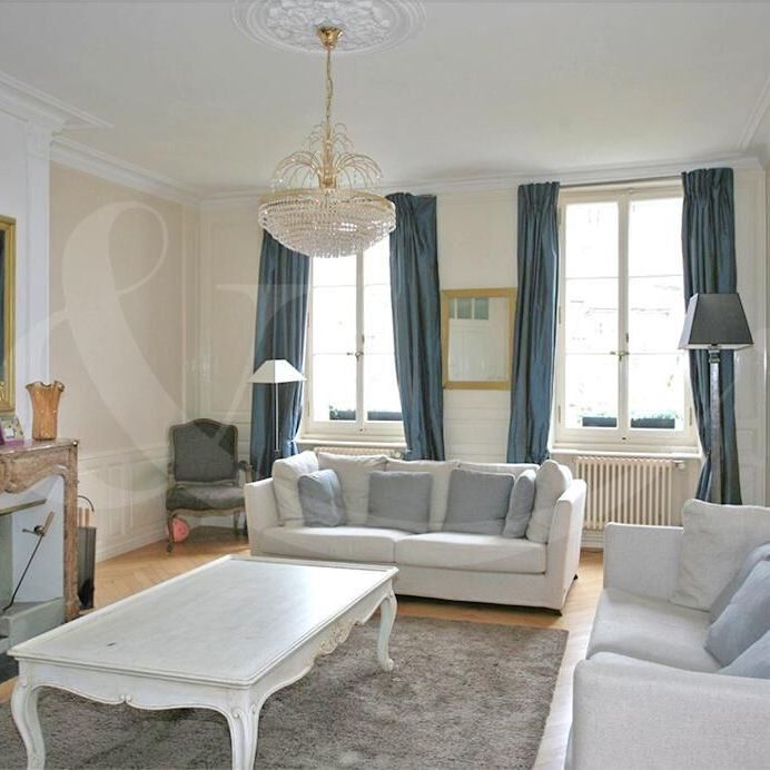 2 Rue Etienne -Dumont, Very nice 6-room apartment with a view of the Cathedral - Photo 1