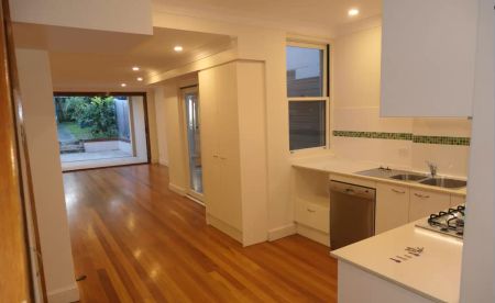 House with 4 bedrooms & 3 bathrooms - Photo 2