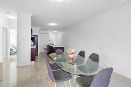 CAIRNS CITY APARTMENT, IN SOUGHT AFTER COMPLEX! - Photo 2