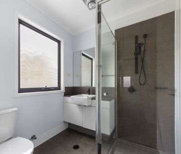 Spacious 4 bedroom awaits - Price Reduced! - Photo 3