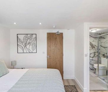 Garden City, Edgware, Middlesex, HA8 - Photo 3