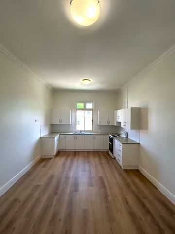 Conveniently located one bedroom apartment - Photo 4