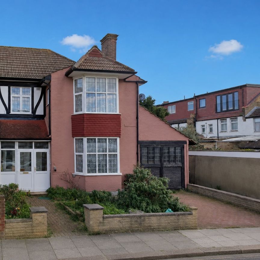3 Bed Flat, Penistone Road, SW16 - Photo 2