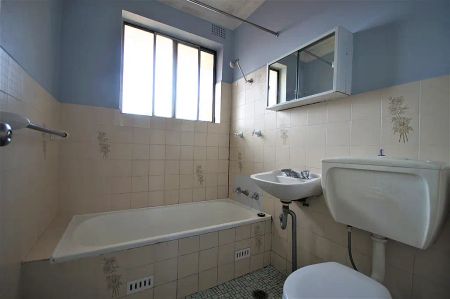 “Neat and Tidy Unit - Ready to Move In!” - Photo 2