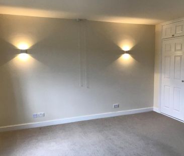 4 bedroom detached house to rent - Photo 3