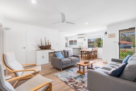 Spacious Single-Level Home By The Bay - Photo 3