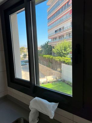 Piso de alquiler en Calle del Padre Arrupe, 17, Goteta - Photo 1