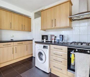 2 bedroom flat to rent - Photo 6