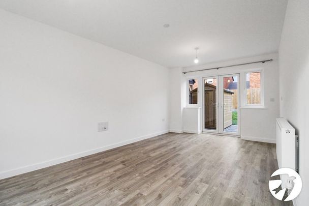 3 bedroom semi-detached house to rent - Photo 1