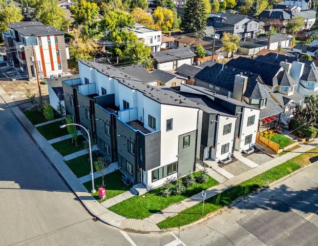 Luxury Townhouses 2 bedrooms with open concept for rent in Capitol Hill — 2 Bedrooms Townhouse - Photo 1