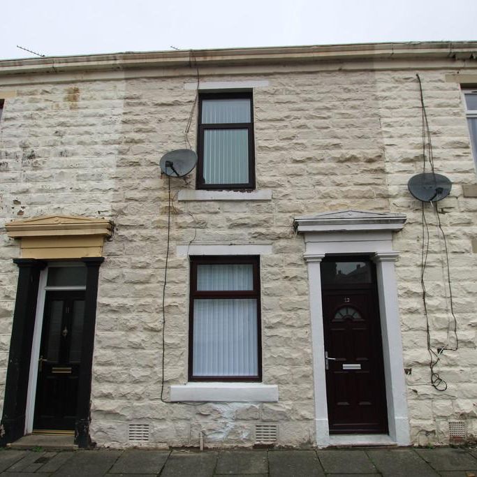 2 bedroom terraced house to rent - Photo 1