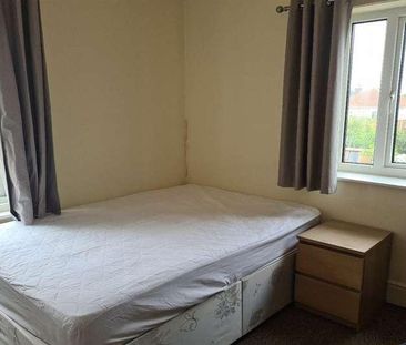 Bedroom Detached House In Bournemouth, BH9 - Photo 4