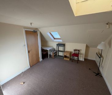 3 bedroom apartment to rent - Photo 2