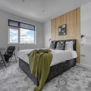 Stunning Luxury Co-Living with free parking - Photo 2