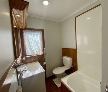 Hastings Central - 3 Bedrooms - Photo 2