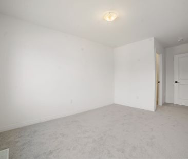 For Lease - 115 Velvet Way, Thorold, Ontario - Photo 4