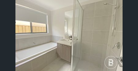 MODERN 4 BEDROOM HOME - Photo 5