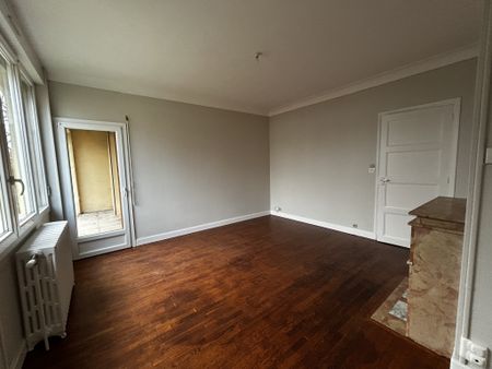 Location Appartement 3 pièces 65m² LE CREUSOT 71200 - Photo 2