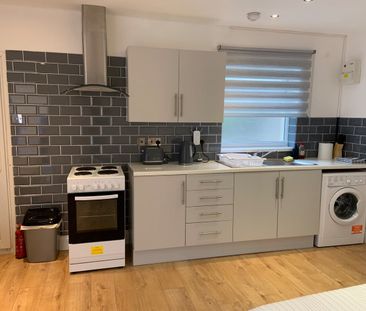 Studio Flat, Eastern Avenue, IG2 - Photo 5