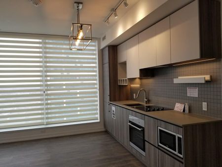 For Lease - 898 Portage Master Bedrm Parkway Unit# 4002, Vaughan, Ontario - Photo 3