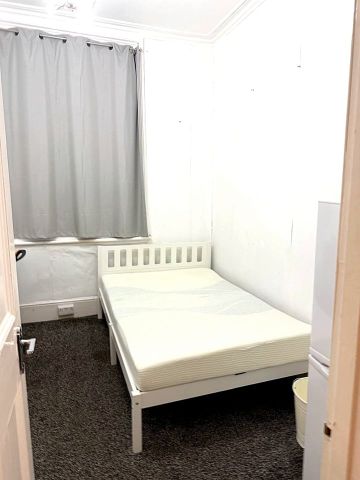 Studio Flat, Belgrave Road, SW1V - Photo 4