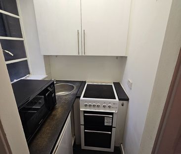 Studio Flat, Shepherds Bush Road, W6 - Photo 4