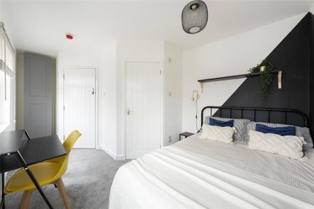 5 bedroom semi-detached house to rent - Photo 5