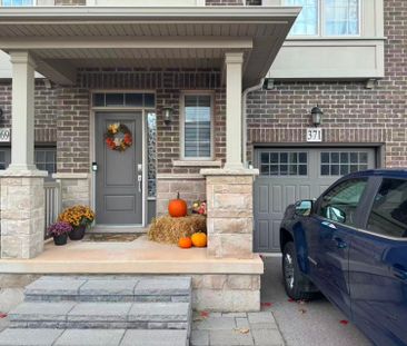 For Lease - 371 Wheat Boom Drive, Oakville, Ontario - Photo 2