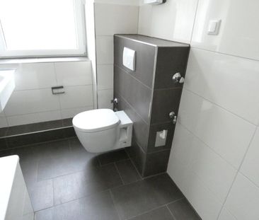 *** Moderne und großzügige 2-Zi-Altbauwohnung mit Loggia im beliebt... - Foto 3