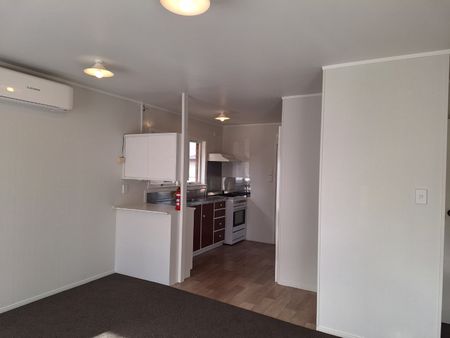 Popular unit in Puhinui - Photo 5