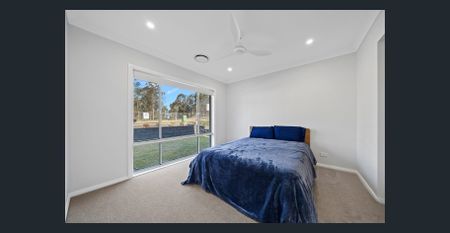 Modern & Stylish Family Home - Photo 2