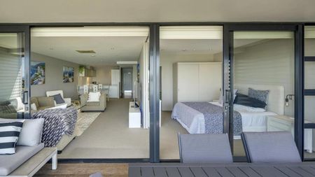 Waterfront apartment - available for 8 month lease - Photo 4