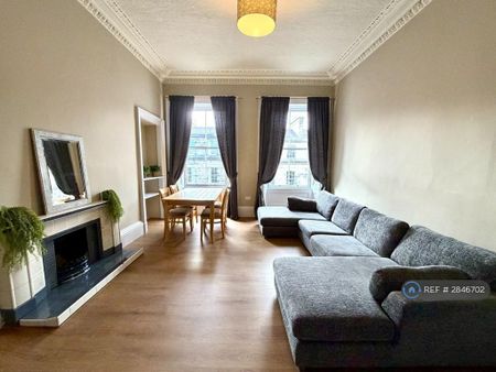 3 bedroom flat to rent - Photo 2
