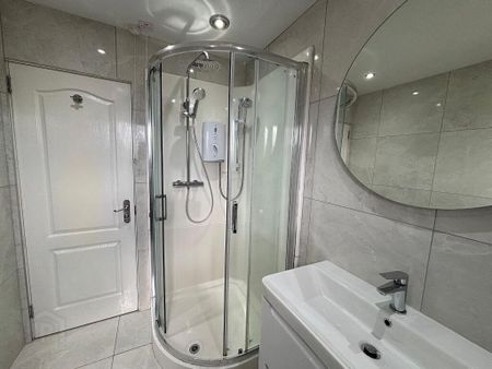 62 Laurelgrove Dale, Belfast, BT8 6ZF - Photo 3