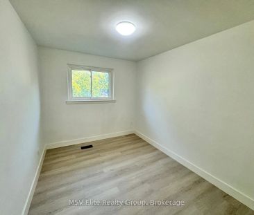 3276 Victory Crescent #Main - Photo 2