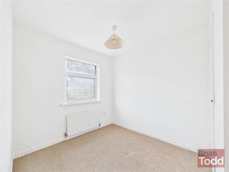 Ilse Court, Larne, BT40 - Photo 2