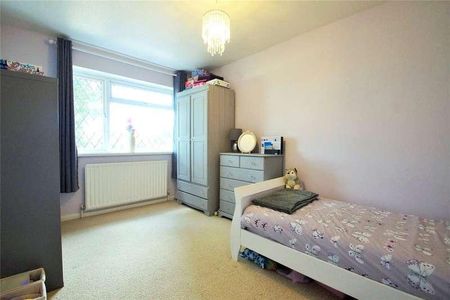 Silver Hill, College Town, Sandhurst, Berkshire, GU47 - Photo 3