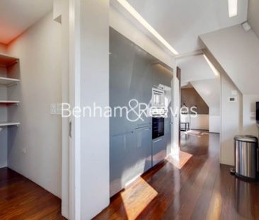 2 Bedroom flat to rent in Boydell Court, Hampstead, NW8 - Photo 1