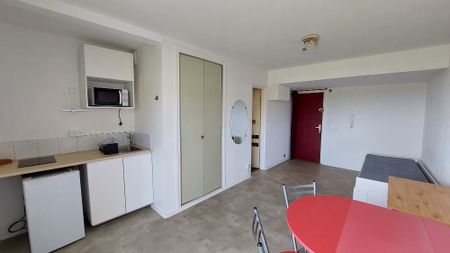 Location Appartement 1 pièce 22m² CHAMALIERES 63400 - Photo 2