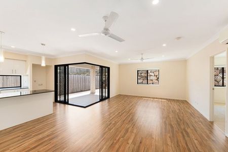 Family home in the ever popular 'Freshwater Estate'! - Photo 3